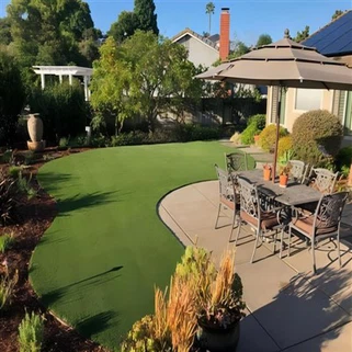 Дизајн баштенског пејзажа—приземни тепих од вештачке траве